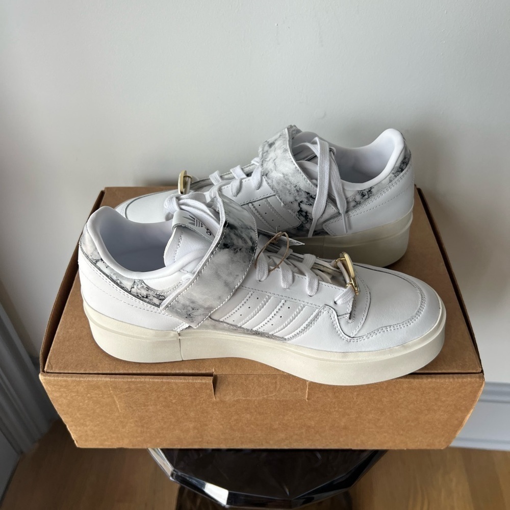 Adidas Originals Forum Bonega sneakers in white with marble print - Picture 12 of 15